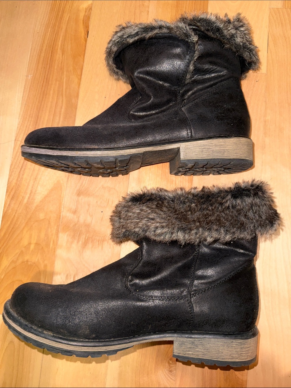 Candies Black Faux-Fur/ Slouchie Lined Ankle Booties, wear up or down! 9 - Picture 2 of 10